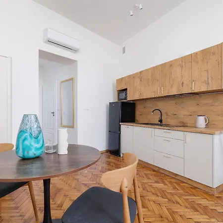 Апартаменты With Ac - Augustianska 1