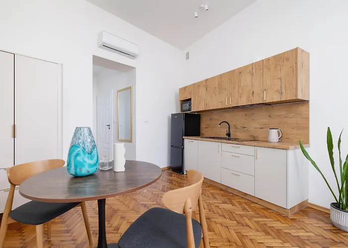 아파트 With Ac - Augustianska 1